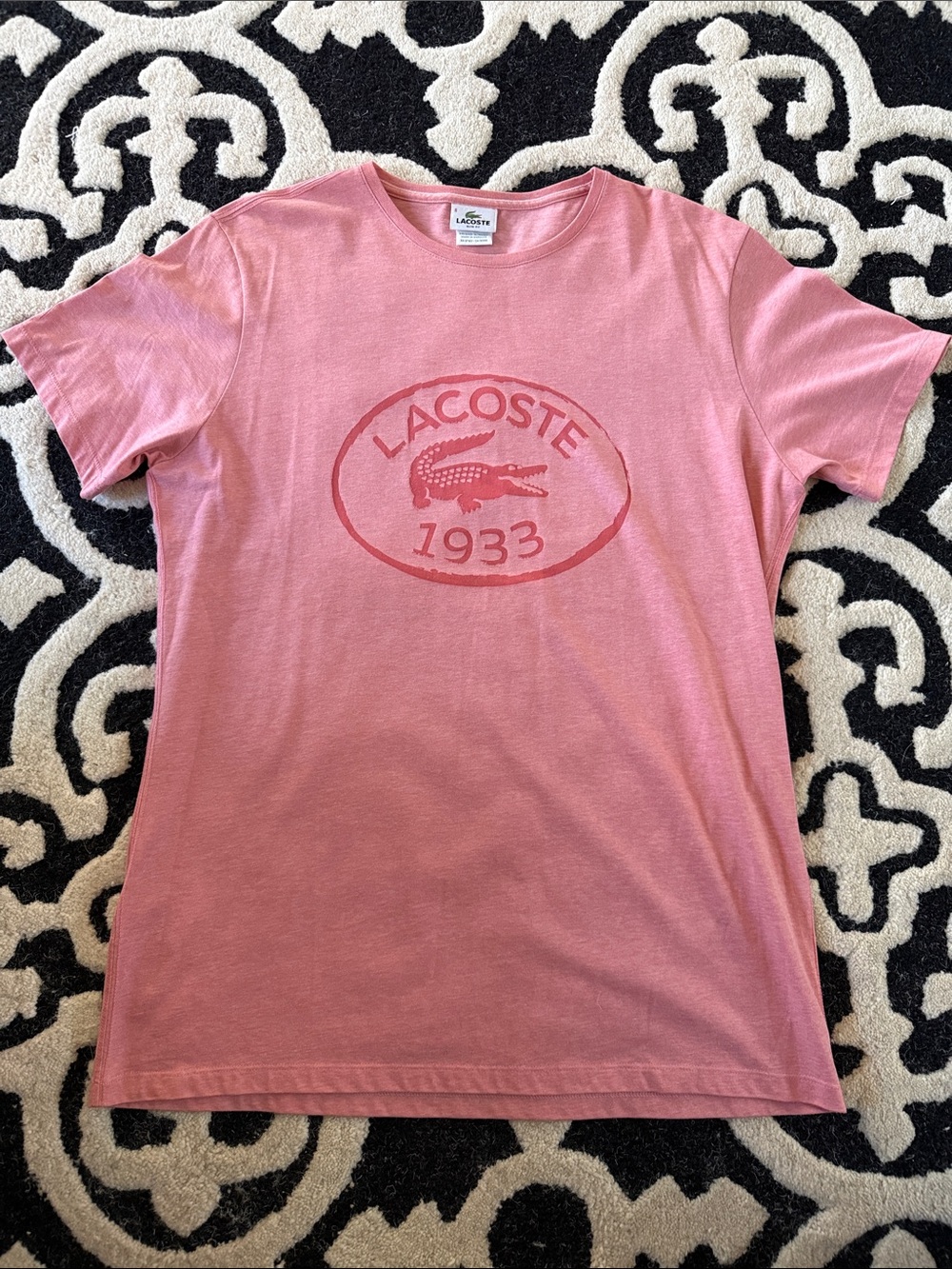 Mens Large (size 6) Lacoste Dusty Pink Logo Short Sleeve Tee.